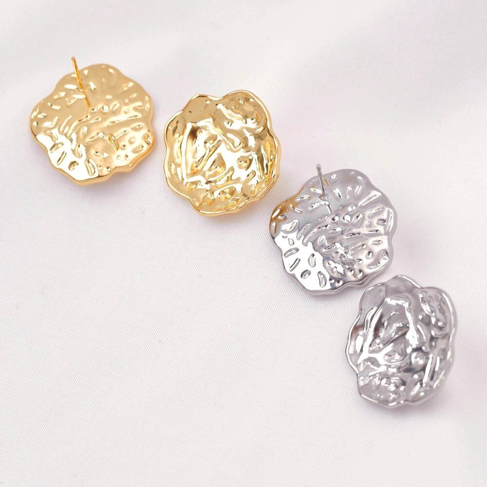 Pearl Stud Earrings - 2 buah anting-anting bunga berlipit berlapis
