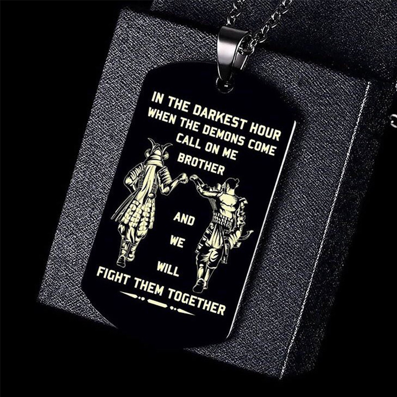 Mens Dog Tag Necklace - Vnox Di Saat Yang Paling Gelap